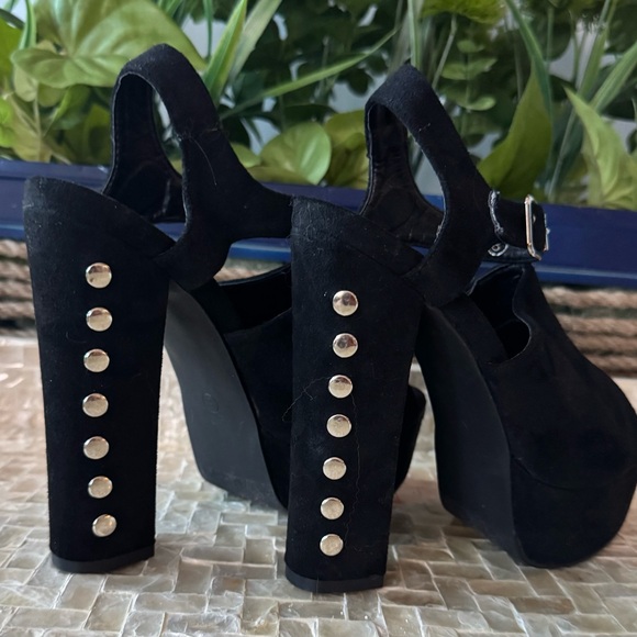 Platform Black suede sandals with silver studs 8 NWOT open toe shoe - Picture 1 of 7